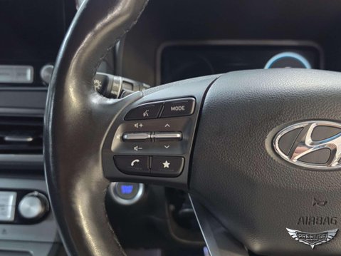 Hyundai KONA 64kWh Premium Auto 5dr (10.5kW Charger) 61