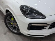 Porsche Cayenne 3.0 V6 E-Hybrid 14.1kWh SUV 5dr Petrol Plug-in Hybrid TiptronicS 4WD Euro 6 9