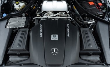 Mercedes-Benz AMG GT R PREMIUM 32