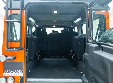 Land Rover Defender 110 ADVENTURE 40