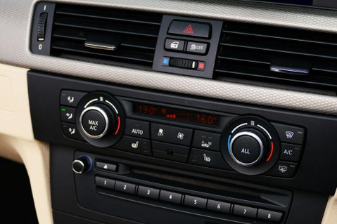 BMW 3 Series 3.0 325i M Sport Auto 2dr 27