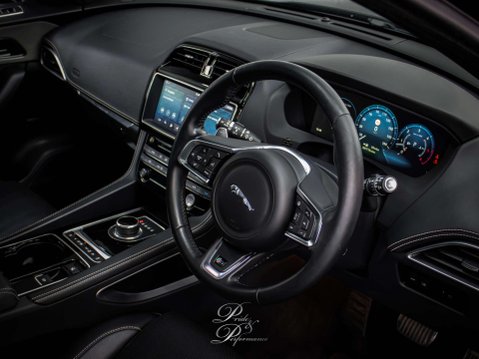 Jaguar F-Pace 3.0 F-PACE V6 S AWD D Auto 4WD 5dr 13