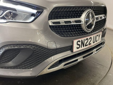 Mercedes-Benz GLA 2.0 GLA200d Sport SUV 5dr Diesel 8G-DCT Euro 6 (s/s) (150 ps) 11
