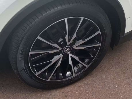 Toyota C-HR 1.8 VVT-h Excel SUV 5dr Petrol Hybrid CVT Euro 6 (s/s) (122 ps) 8