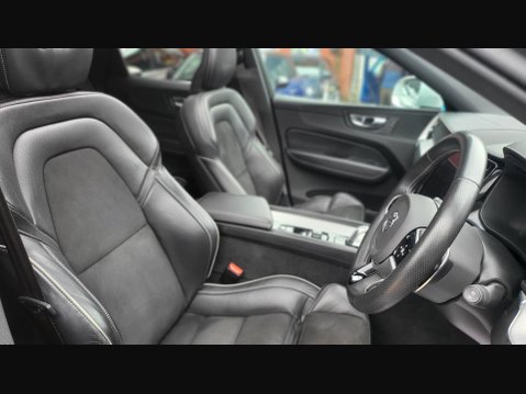 Volvo XC60 T8 TWIN ENGINE R-DESIGN PRO AWD 14