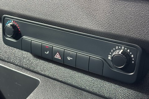 Mercedes-Benz Sprinter 315 Cdi Progressive 9g-Tronic Dropside Truck 17