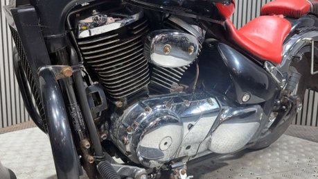 Suzuki Intruder 800 VL 2008 ONLY 17K RUNNING CRUISER PROJECT BIKE SPARES OR REPAIR 800CC 12