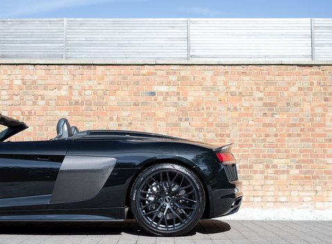 Audi R8 V10 Plus Spyder 31