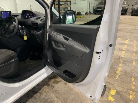 Peugeot Partner BLUEHDI PROFESSIONAL PREMIUM PLUS L1 15