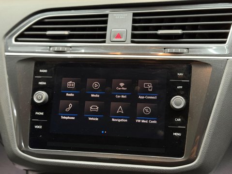 Volkswagen Tiguan 2.0 TDI SE Navigation 4Motion Euro 6 (s/s) 5dr 62