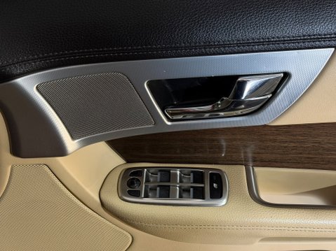 Jaguar XF D LUXURY 20