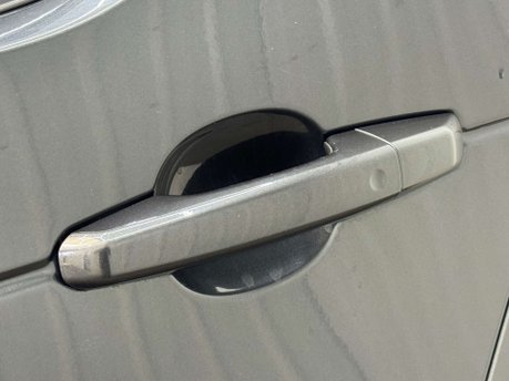 Land Rover Discovery 3.0 Discovery HSE SDV6 Auto 4WD 5dr 34