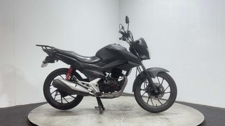 Honda CB GLR 125 2017 GOOD RUNNING PROJECT BIKE SPARES OR REPAIR 125CC 1