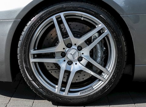 Mercedes-Benz SLS AMG 12