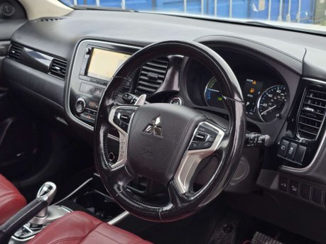 Mitsubishi Outlander 2.0h 12kWh GX5h SUV 5dr Petrol Plug-in Hybrid CVT 4WD Euro 6 (s/s) (200 ps) 36