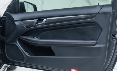 Mercedes-Benz C63 AMG BLACK SERIES 25