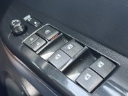 Toyota Hilux Invincible 4WD D-4D Double Cab Pickup 34