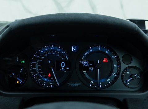 Aston Martin Vantage GT12 16