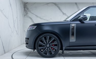 Land Rover Range Rover P530 SV 35
