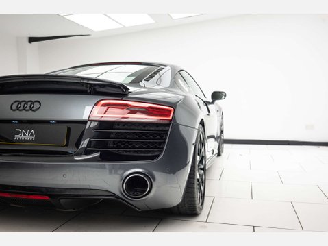 Audi R8 5.2 R8 Quattro V10 Semi-Auto 4WD 2dr 44