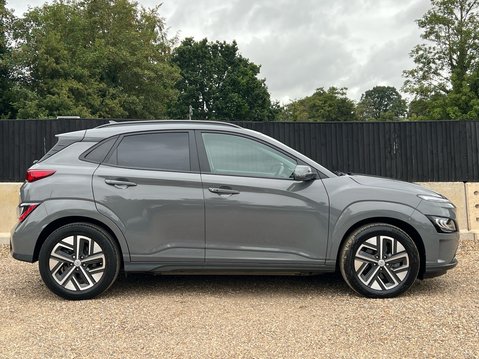 Hyundai KONA PREMIUM 5