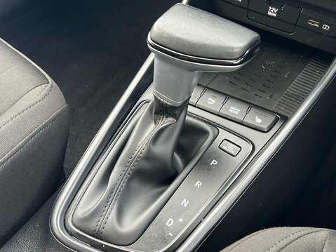 Hyundai BAYON T-GDI PREMIUM DCT MHEV 28