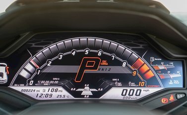 Lamborghini Huracan LP640-4 Performante 15