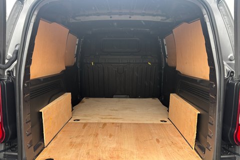Vauxhall Combo L2H1 2300 100ps Pro Panel Van - Sat Nav / Rear Camera 15