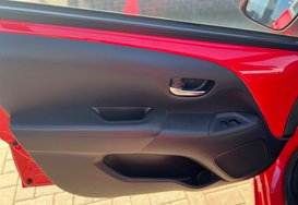 Toyota Aygo VVT-I X-TREND X-SHIFT 5 DOOR AUTO 26