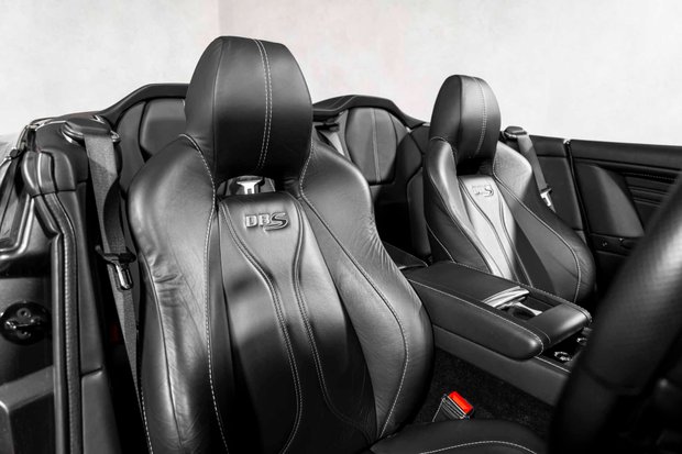 Aston Martin DBS V12 VOLANTE. FULL ASH. CARBON EXT. CERAMIC BRAKES. BANG & OLUFSEN. 4