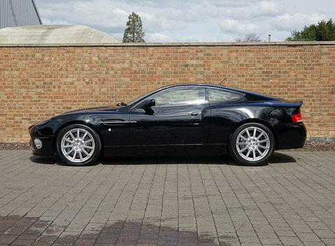 Aston Martin Vanquish S 6