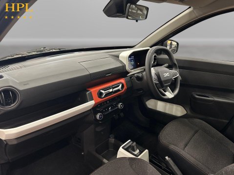 Dacia Spring 65 26.8kWh Expression Hatchback 5dr Electric Auto (65 ps) Parking Sensors 15