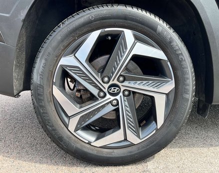 Hyundai TUCSON 1.6 Tucson Premium TGDi HEV Auto 5dr 14