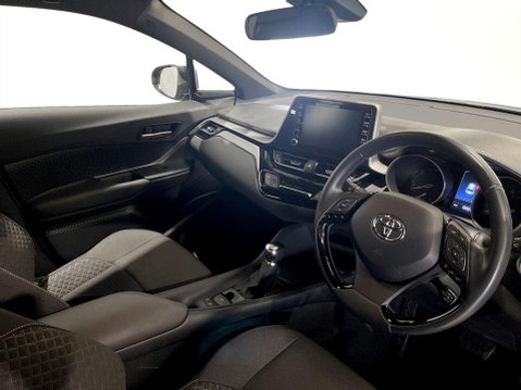 Toyota C-HR 1.8 VVT-h GPF Icon SUV 5dr Petrol Hybrid CVT Euro 6 (s/s) (122 ps) 12
