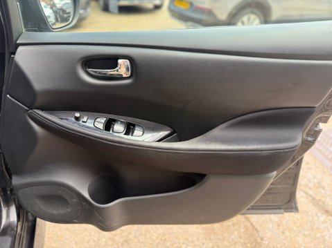 Nissan LEAF 39kWh N-Connecta Hatchback 5dr Electric Auto 18