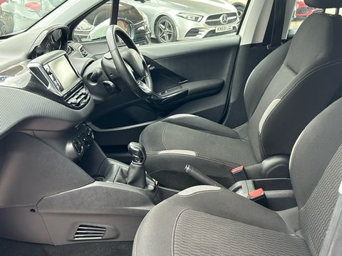 Peugeot 208 ACTIVE 9