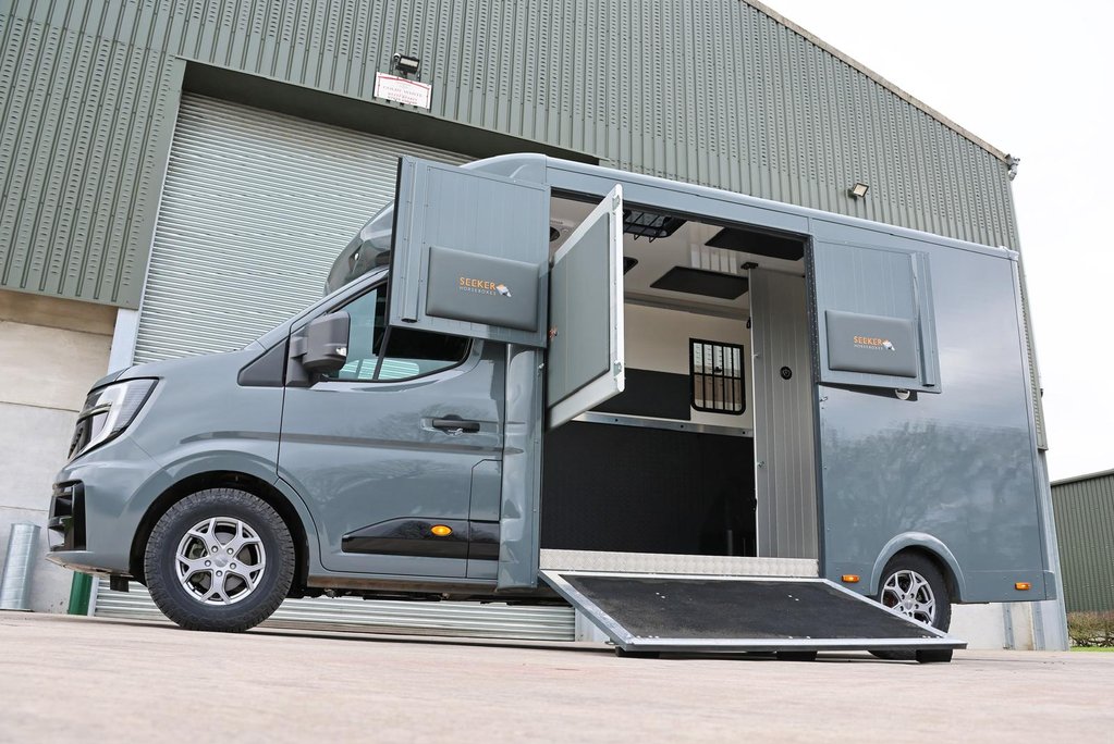 Renault Master 2026 Brand new 3.5 ton  AUTOMATIC Stallion build WITH REAR BED OPTION   9
