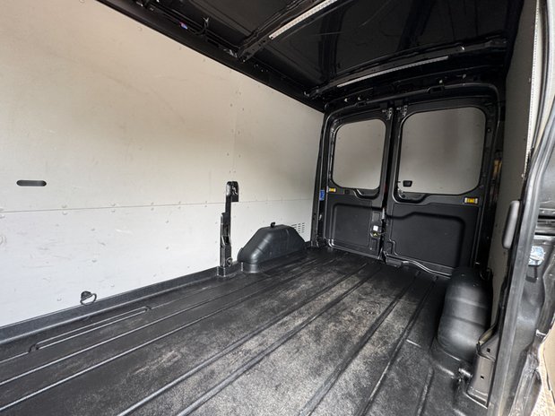 Ford Transit AUTO MWB [SOLD SM] L2H2 Medium Roof Limited 350 Air Con Alloys Sensors EURO 11