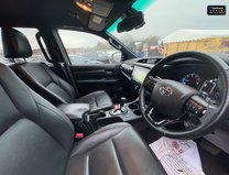 Toyota Hilux Invincible X | AUTO | D-4D | Camera | Nav | 2.8 LT | No VAT| 18