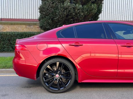 Jaguar XE 2.0d R-Sport Auto Euro 6 (s/s) 4dr 7
