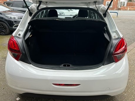 Peugeot 208 ACTIVE 4