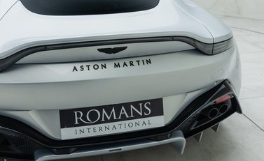 Aston Martin V8 Vantage 25