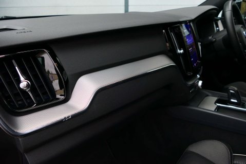 Volvo XC60 2.0 XC60 R-Design B4 MHEV AWD Auto 4WD 5dr 22