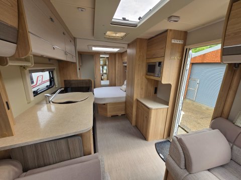 Elddis Sussex Premier Midhurst 11