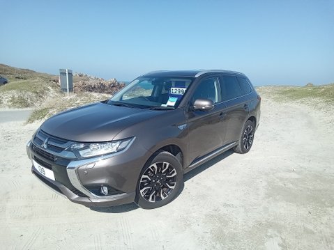 Mitsubishi Outlander 2.2D Ultimate SUV 5dr Diesel T-Tronic 4WD Euro 6 (181 ps) 3