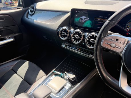 Mercedes-Benz B Class B 220 4MATIC AMG LINE PREMIUM 27