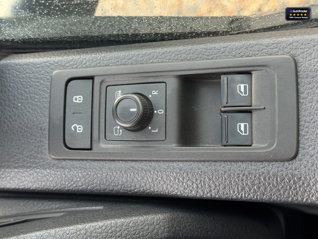 2020 Volkswagen TransporterCrew Cab SWB L1H1 Highline T32 Air Con Alloys Sensors EURO 6 NO VAT — thumbnail 29 of 51