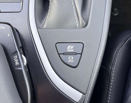 Lexus Ux 2.0 UX 250h 4x2 CVT 5dr 63