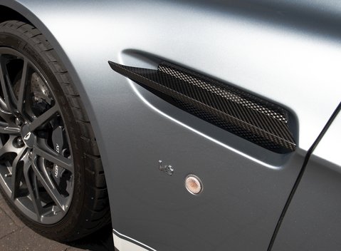 Aston Martin V12 Vantage S Roadster 27