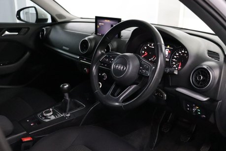 Audi A3 SPORTBACK TFSI SE TECHNIK 33